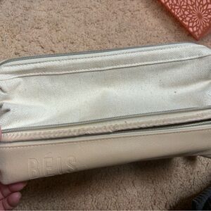 Beis dopp kit in beige